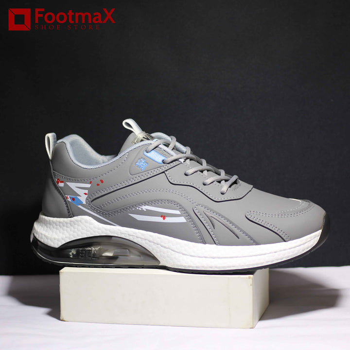 Crafted with soft leather, these white sneaker shoes provide ultimate comfort and style. - footmax (Store description)