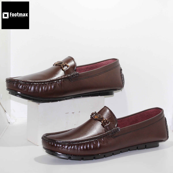 effortlessly blending comfort and elegance for every occasion - footmax (Store description)