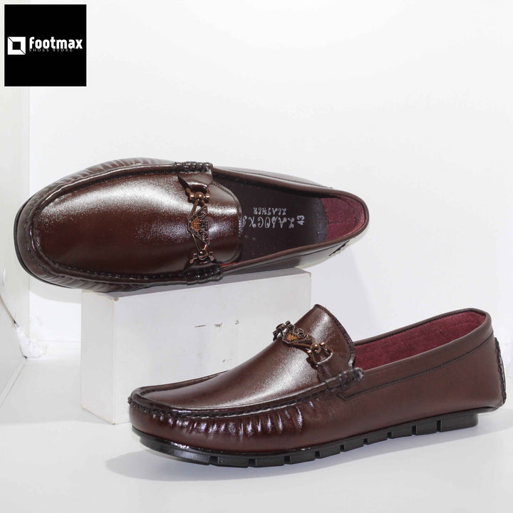 effortlessly blending comfort and elegance for every occasion - footmax (Store description)