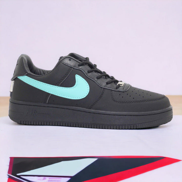Sleek and stylish the Nike Air Sneaker Low Cut is perfect for any active lifestyle - footmax (Store description)