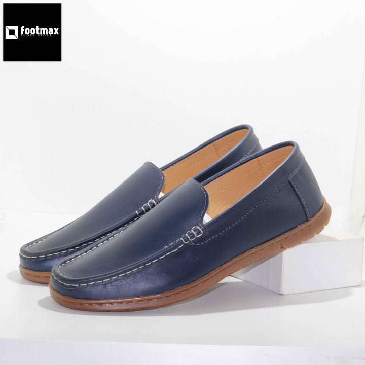 classic leather loafer shoes are perfect for any outfit, Crafted with genuine leather. - footmax (Store description)