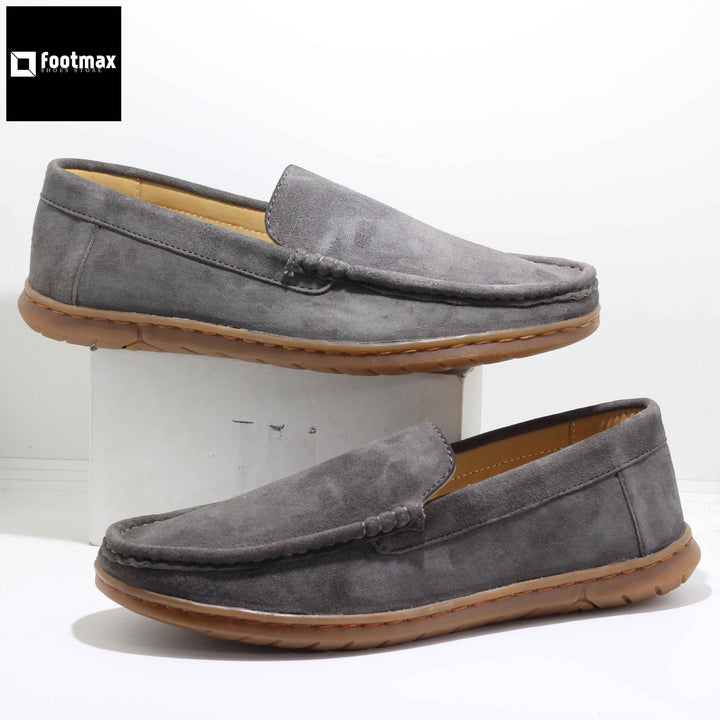 classic leather loafer from Bangladesh is the perfect combination of style and comfort. - footmax (Store description)