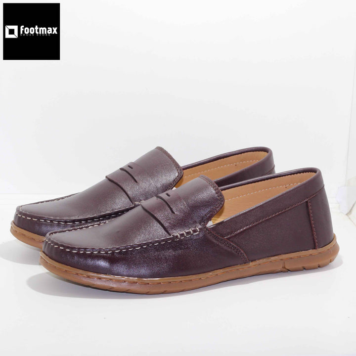 classic leather loafer shoes are perfect for any outfit, Crafted with genuine leather. - footmax (Store description)