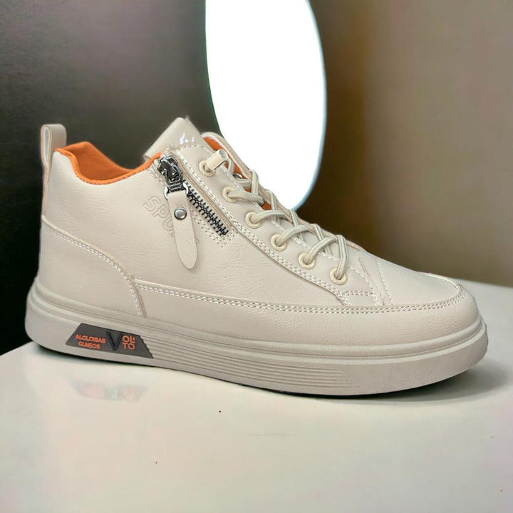 ankle sneaker with zip, a perfect combination of comfort and style. - footmax (Store description)
